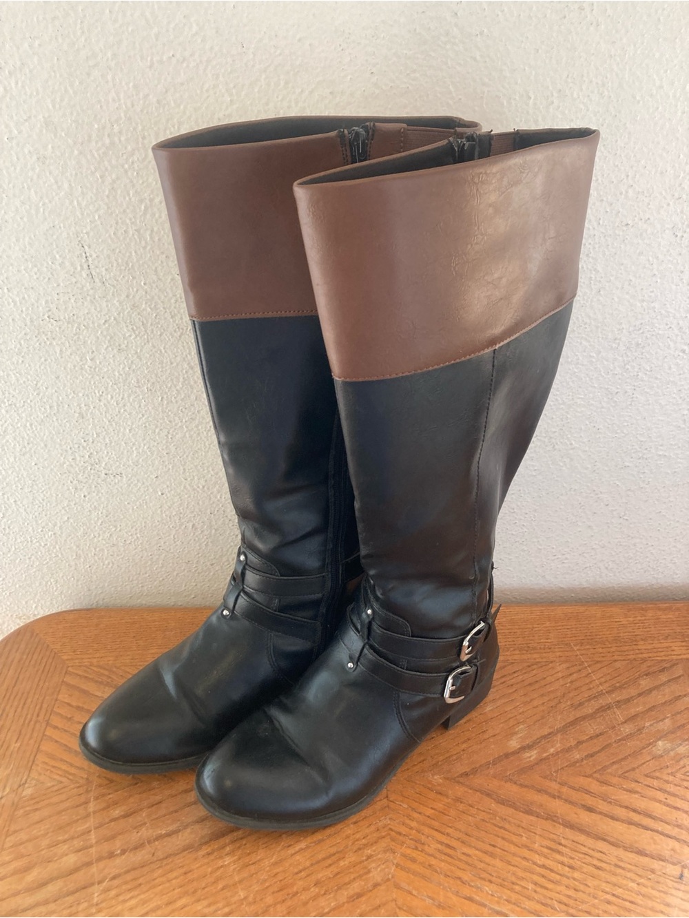 ARIZONA “Denver” Black and Brown Faux Leather Knee HighBoots (9)